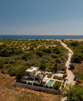 Villa Flamingo - 4 bedrooms - Private Pool - Next to renowned Issos Beach & Lake Korission